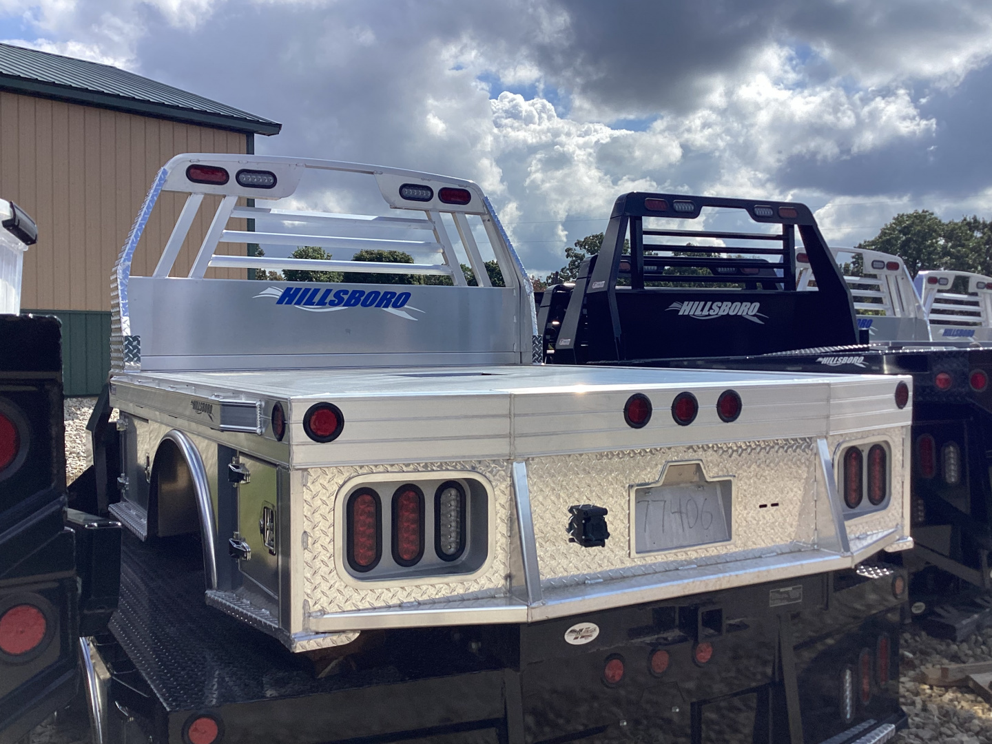 New 2026 Hillsboro 3500 Series Fits Single Wheel, Longbed Trucks