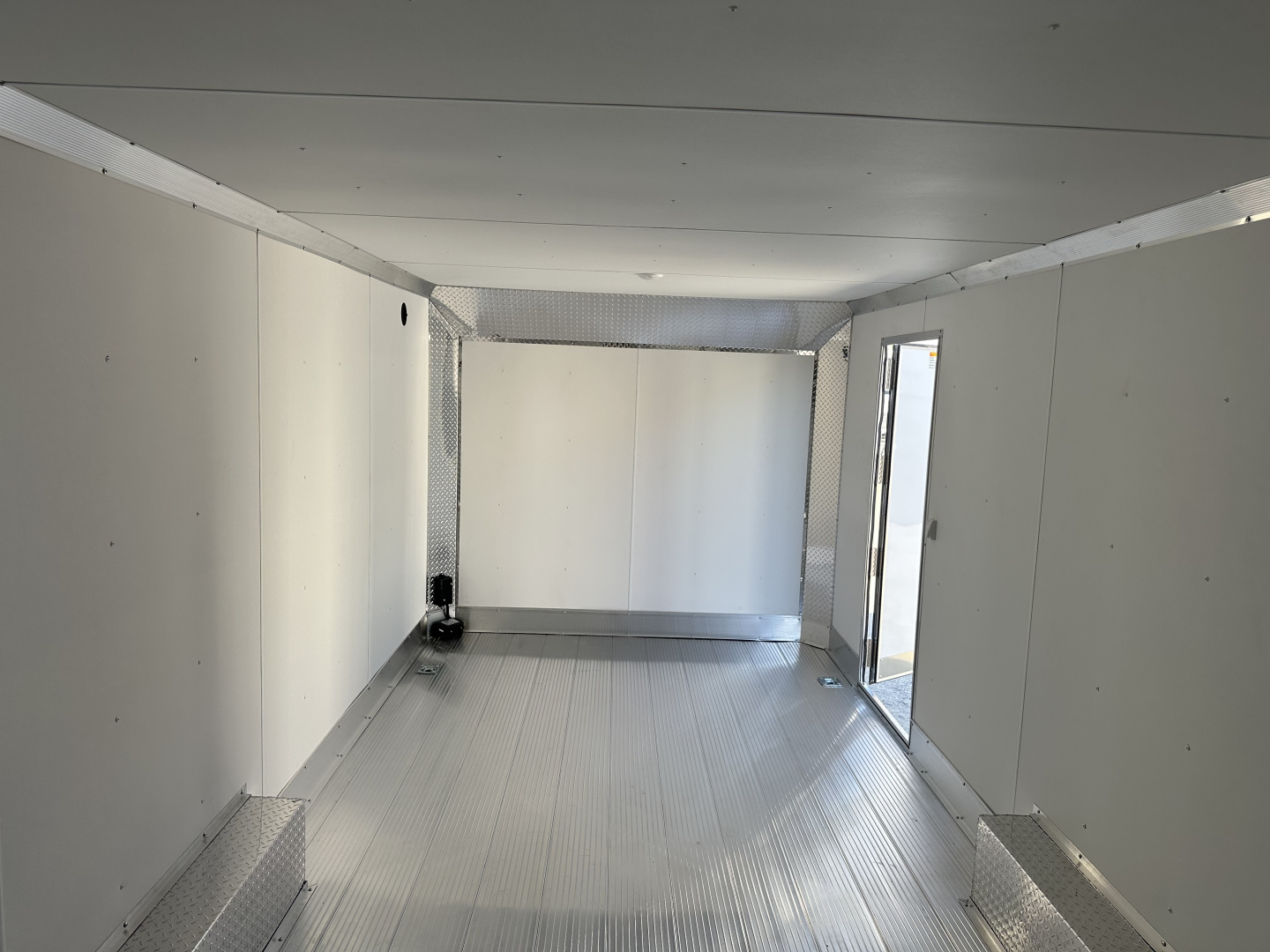 New 2026 ALCOM EZ HAULER EZEC8520 Car / Racing Trailer