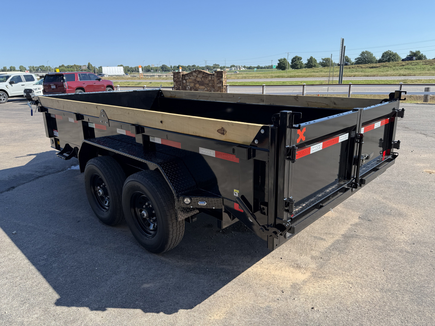 New 2026 MAXX-D 83”x14’ BP Dump w/ 18” Sides – DKX