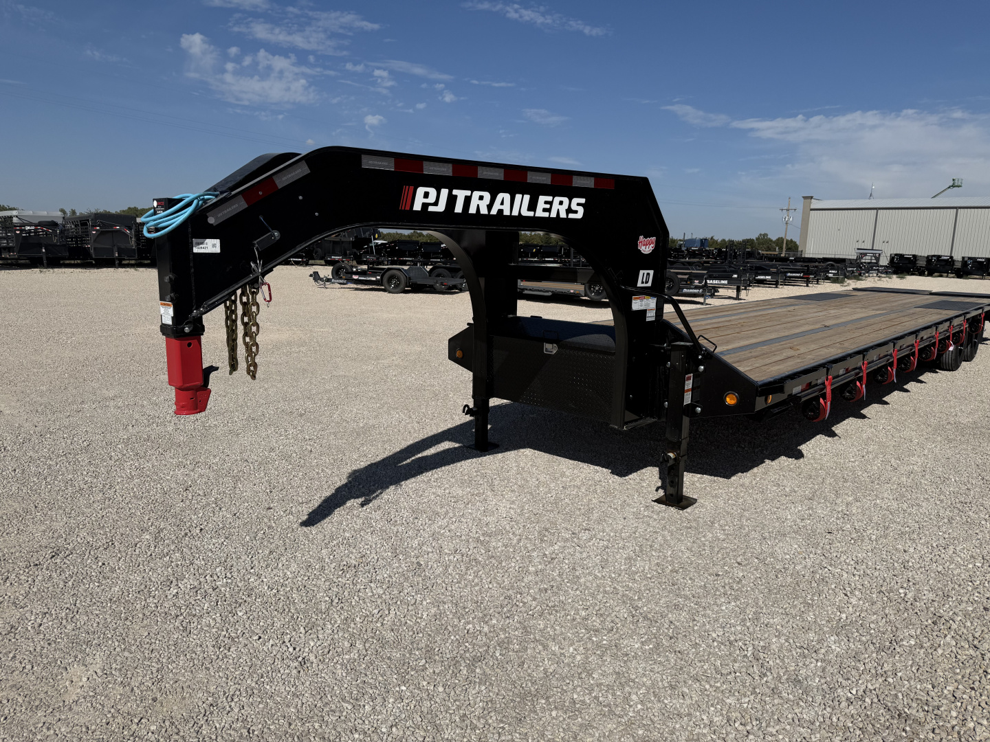 New 2026 PJ 102"x40' GN Low-Pro Flatbed w/ Duals - LD