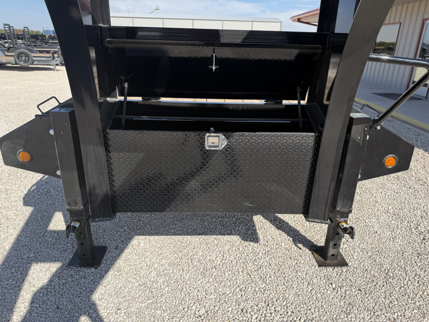 New 2026 PJ 102"x40' GN Low-Pro Flatbed w/ Duals - LD