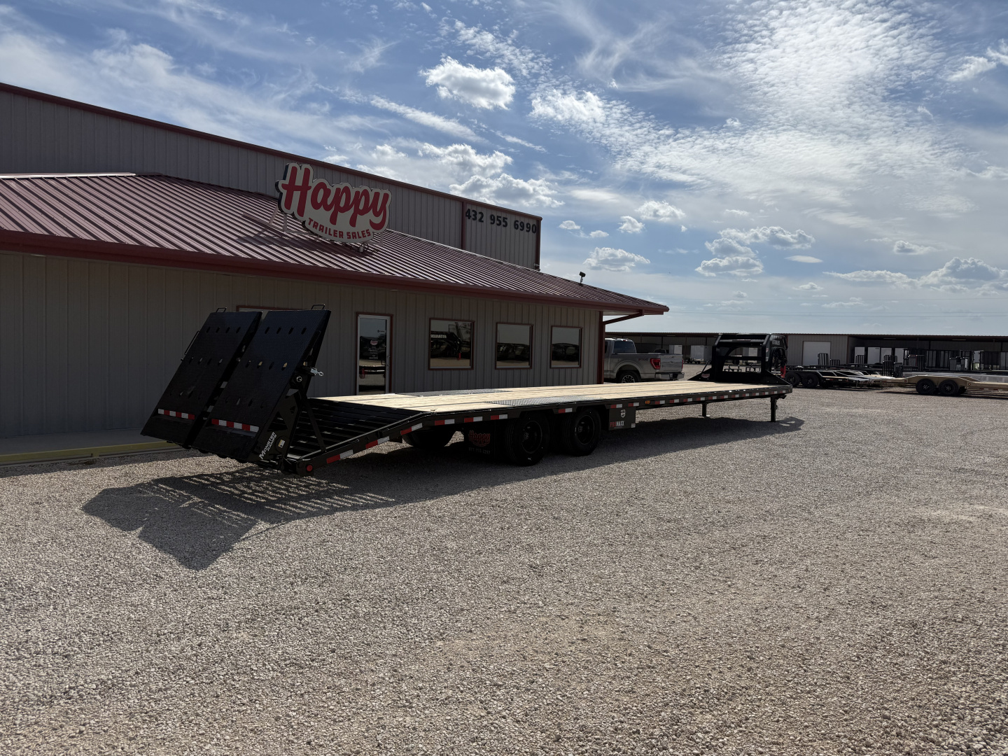 New 2026 PJ 102"x40' GN Low-Pro Air-Ride Flatbed w/ Duals - LD