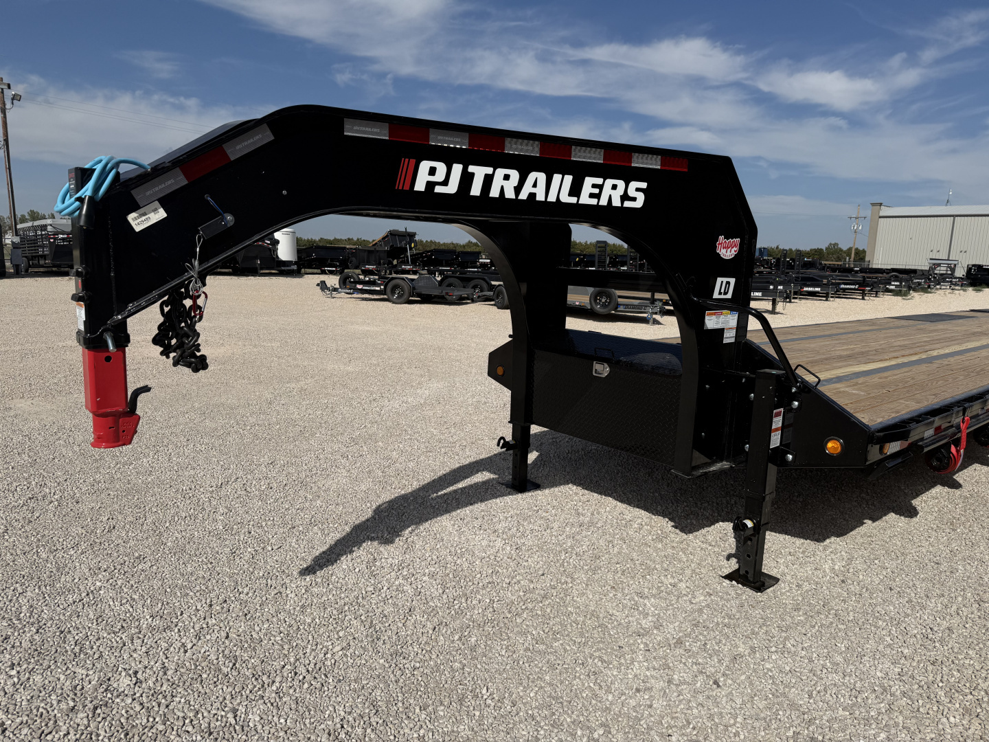 New 2026 PJ 102"x40' GN Low-Pro Air-Ride Flatbed w/ Duals - LD