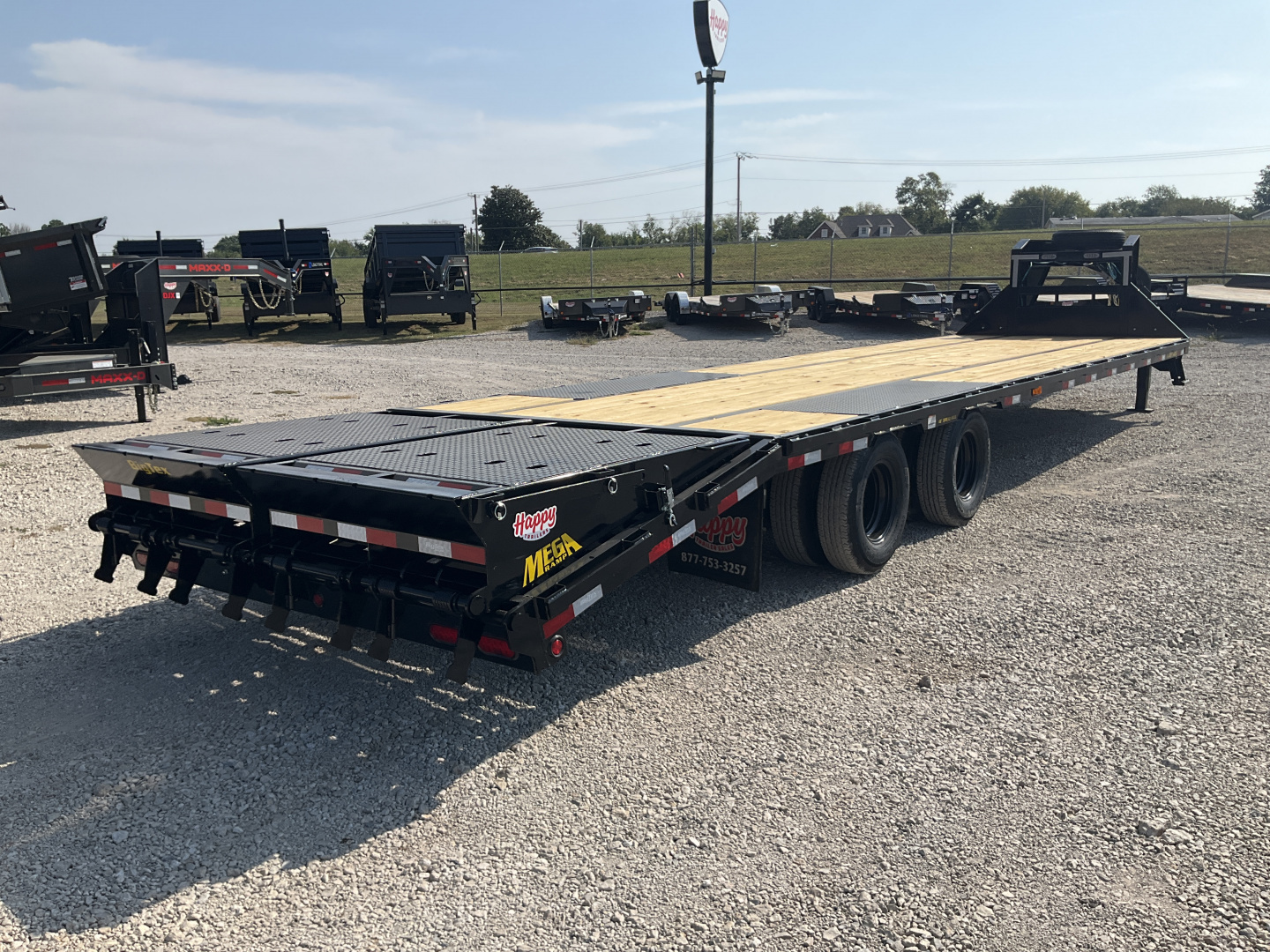 New 2026 Big Tex 102"x33' GN Tandem Dual Flatbed – 22GN