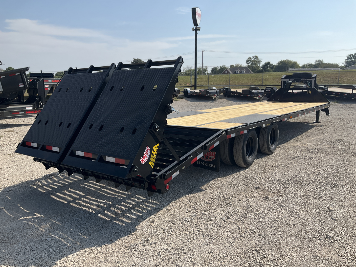 New 2026 Big Tex 102"x33' GN Tandem Dual Flatbed – 22GN