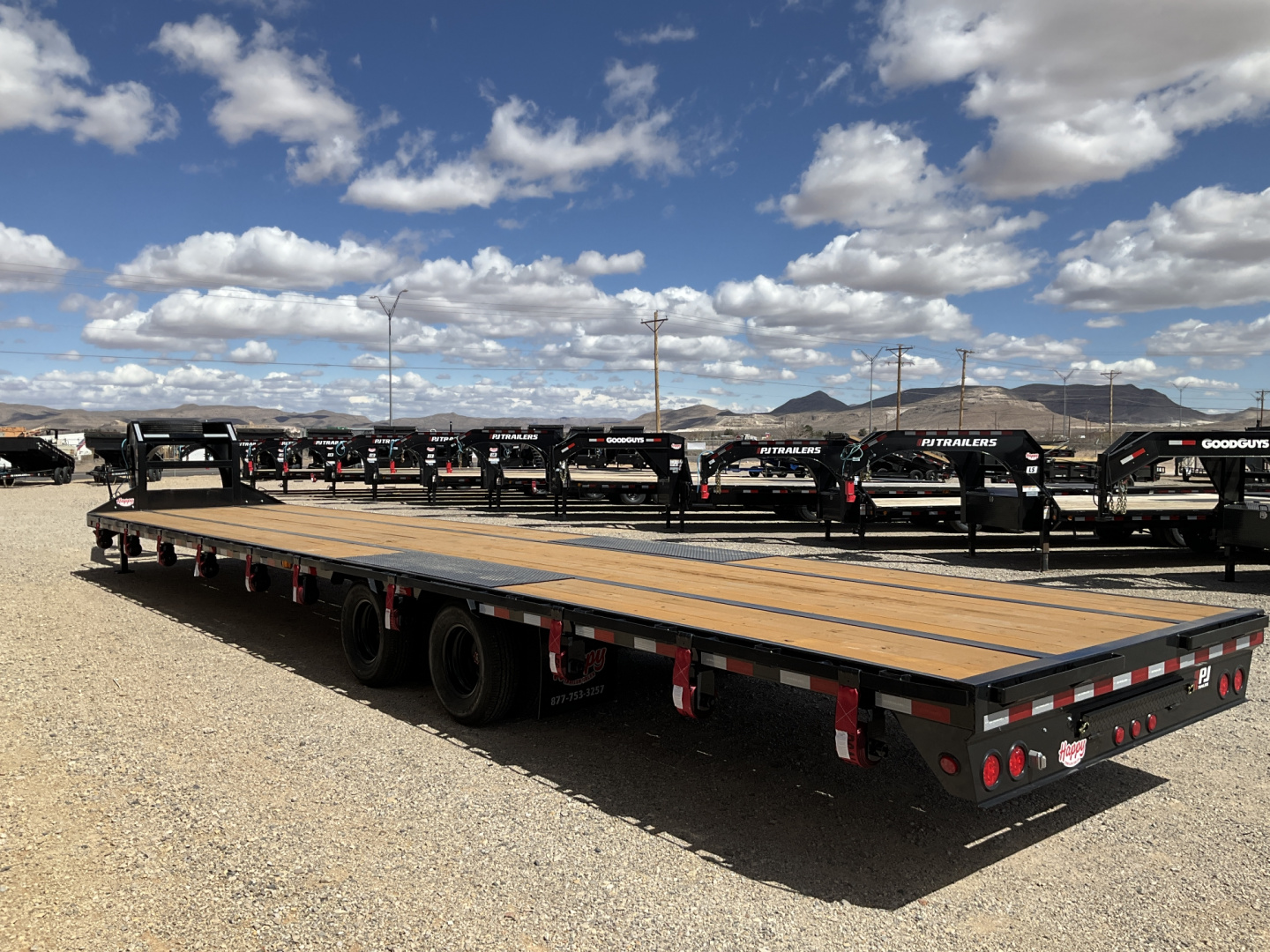 New 2026 PJ 102"x40' GN Low-Pro Flatbed w/ Duals - LD