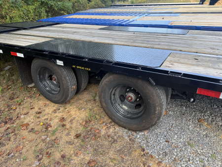Used 2025 Big Tex 25GN GOOSENECK TRAILER 35+5 MEGA RAMPS HYDRO DISC BRAKES