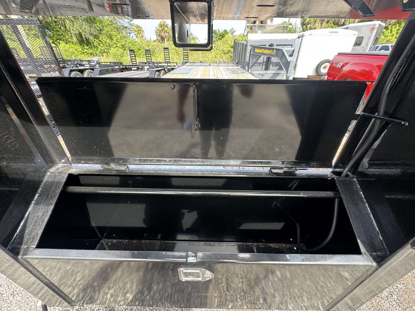 New 2025 Sure-Trac 8.5X30(25+5) TANDEM AXLE 22500 LB GVWR DECKOVER GOOSENECK TRAILER WITH DUAL 12K JACKS, MEGA RAMPS