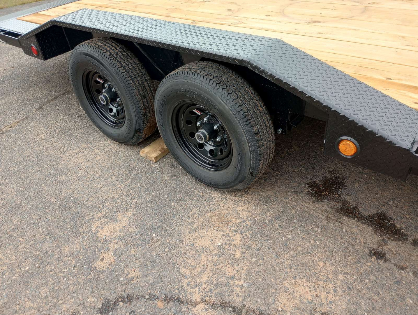 New 2026 PJ Trailers B5 22'x102" Car Hauler