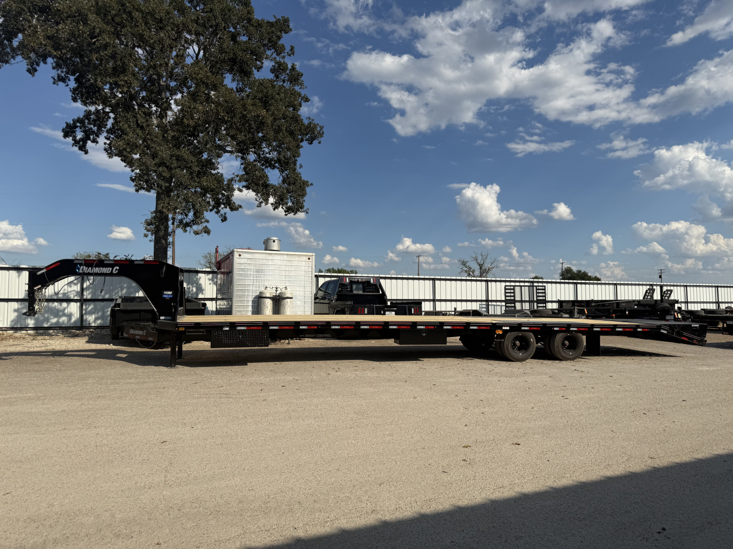 New 2026 Diamond C Trailers FMAX212 102X40 MR Gooseneck Bodies