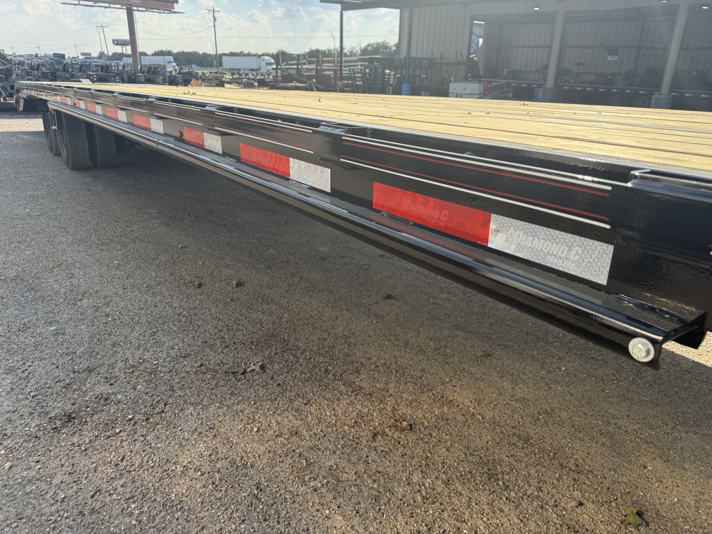 New 2026 Diamond C Trailers FMAX212 102X40 MR Gooseneck Bodies
