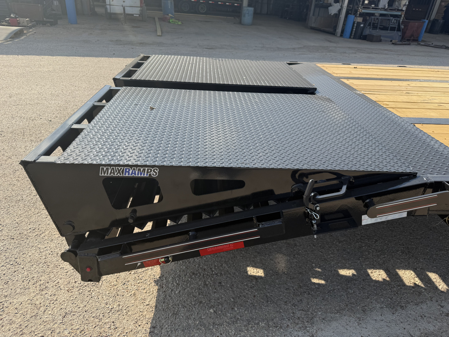 New 2026 Diamond C Trailers FMAX212 102X40 MR Gooseneck Bodies