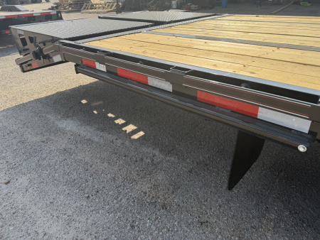 New 2026 Diamond C Trailers FMAX212 102X40 MR Gooseneck Bodies