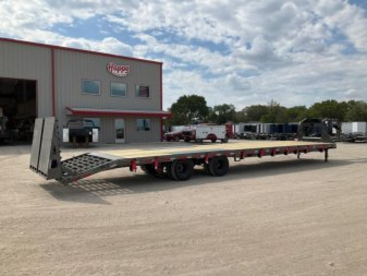 New 2026 Diamond C 102"x40' Engineered Beam FMAX212 w/ Max Ramps Pacesetter Edition