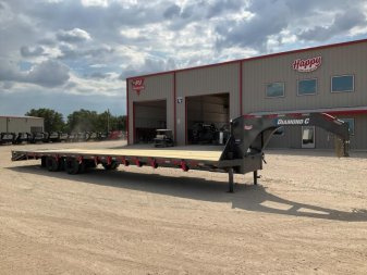 New 2026 Diamond C 102"x40' Engineered Beam FMAX212 w/ Max Ramps Pacesetter Edition