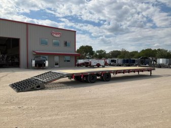 New 2026 Diamond C 102"x40' Engineered Beam FMAX212 w/ Max Ramps Pacesetter Edition