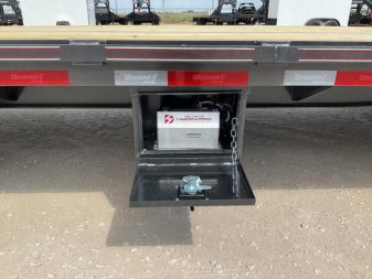 New 2026 Diamond C 102"x40' Engineered Beam FMAX212 w/ Max Ramps Pacesetter Edition