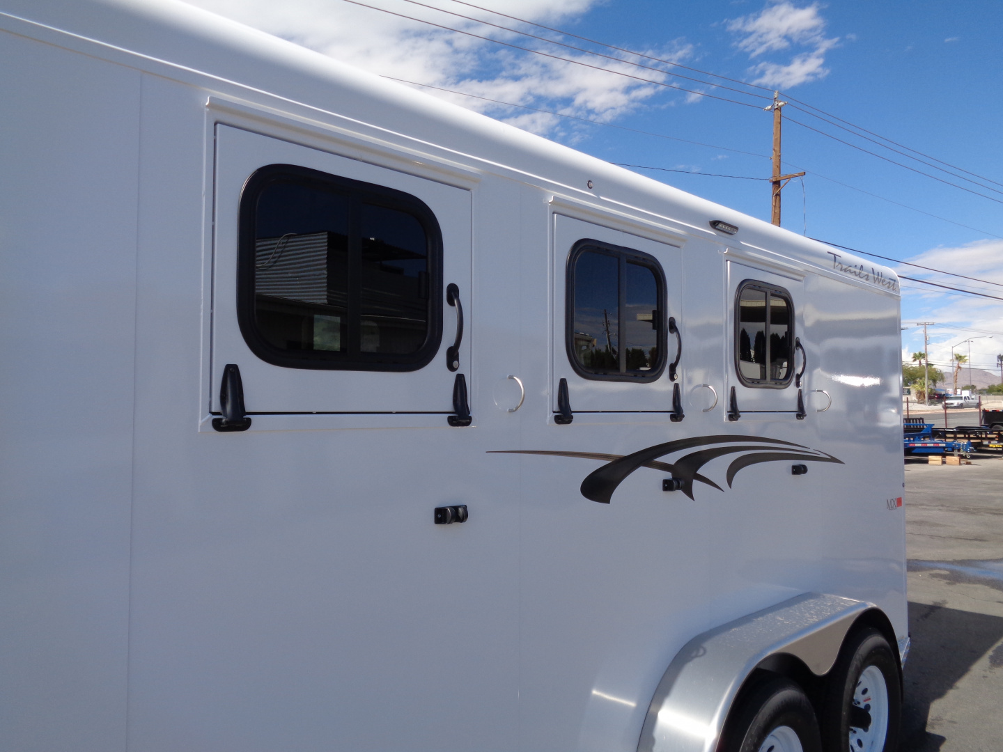 New 2026 Trails West ADVENTURE MX GN 3-Horse Gooseneck Horse Trailer