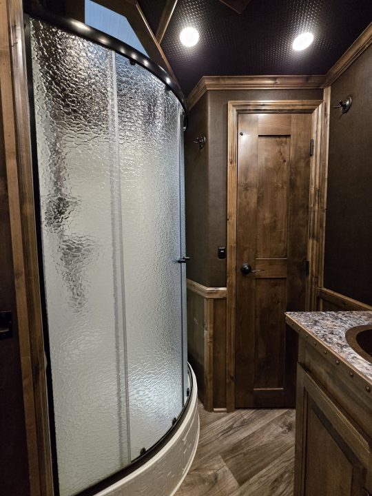 Used 2020 Elite 8413 4 Horse Sideload Trailer