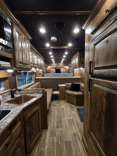 Used 2020 Elite 8413 4 Horse Sideload Trailer