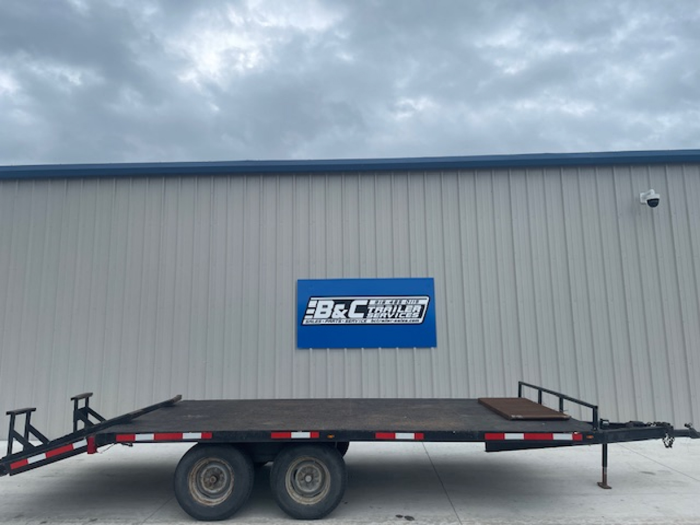 Used 2010 96X20 (16+4) STEEL FLOOR BUMPER PULL DECKOVER TRAILER, ( 2 )7,000lb AXLES W/ BRAKES, FOLD DOWN RAMPS