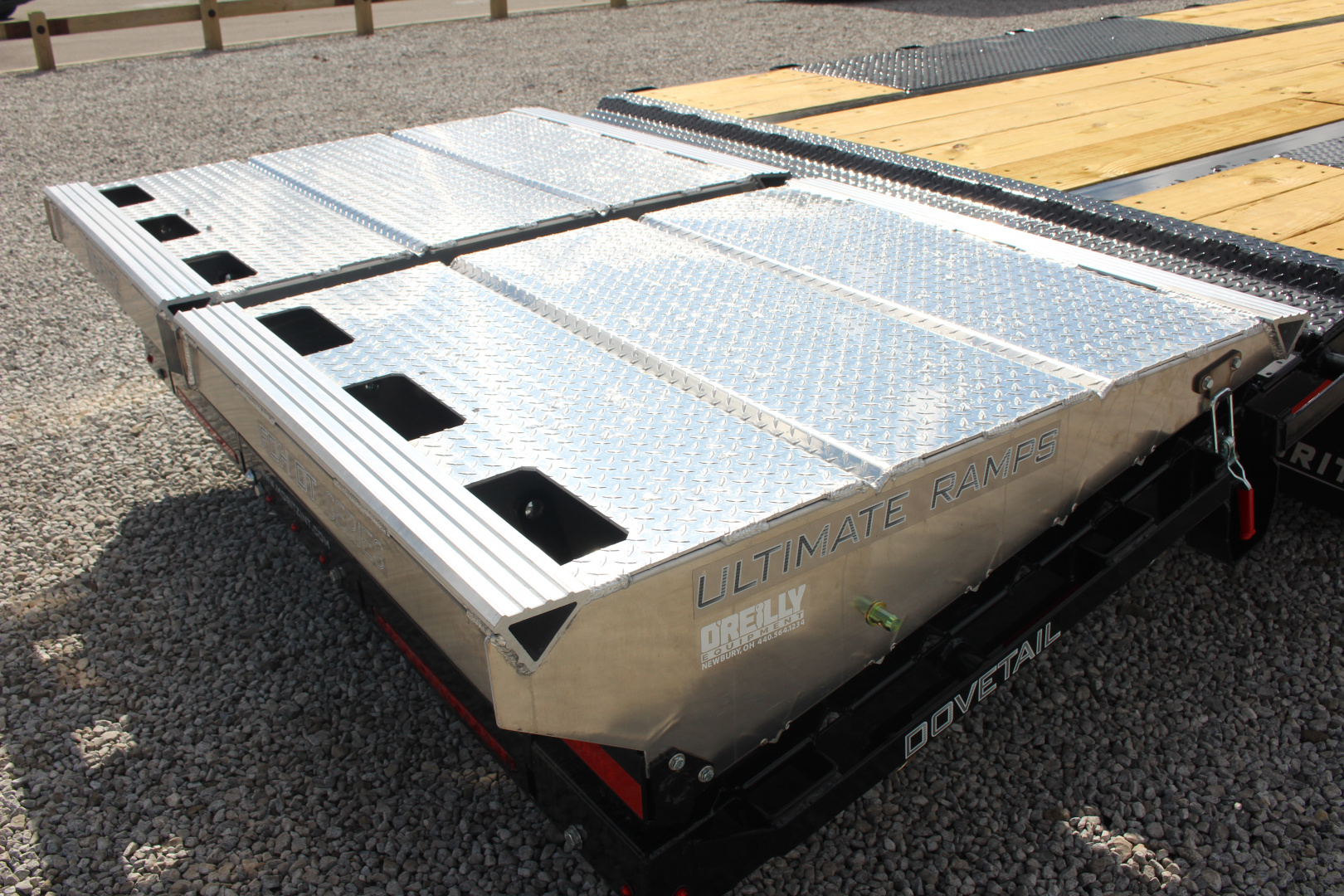 New 2026 Moritz FDGH DT 25' + 5' GOOSENECK Deckover Flatbed Trailer- Full Width Aluminum Ramps- 25900# GVW