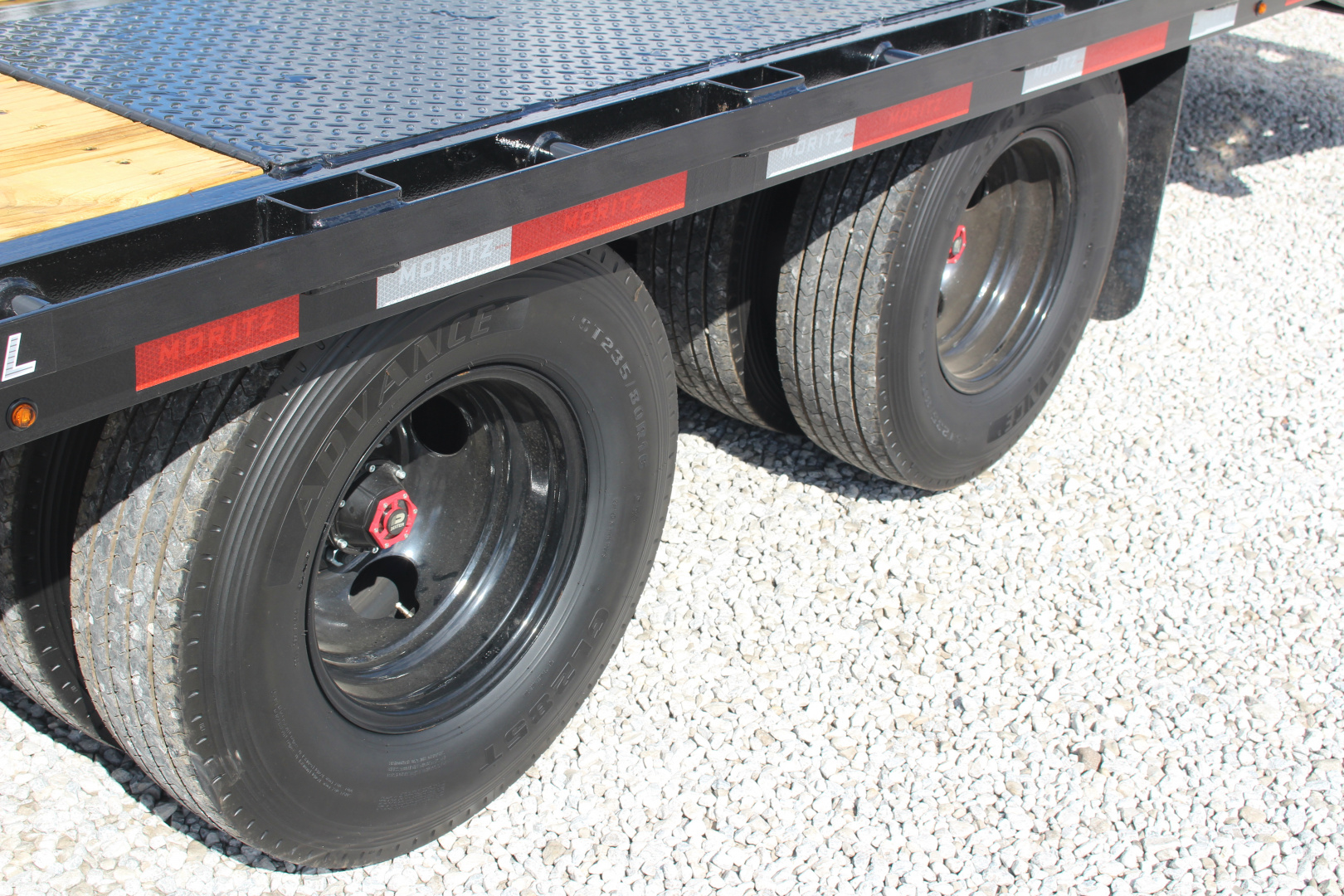 New 2026 Moritz FDGH DT 25' + 5' GOOSENECK Deckover Flatbed Trailer- Full Width Aluminum Ramps- 25900# GVW