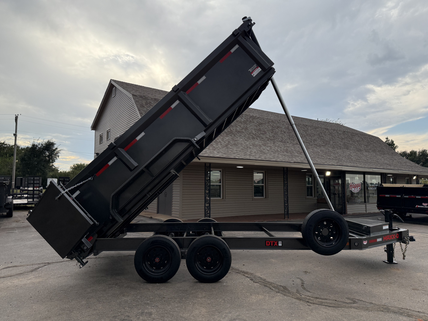New 2026 MAXX-D 83"x16' BP Dump w/ 36" Sides- DTX