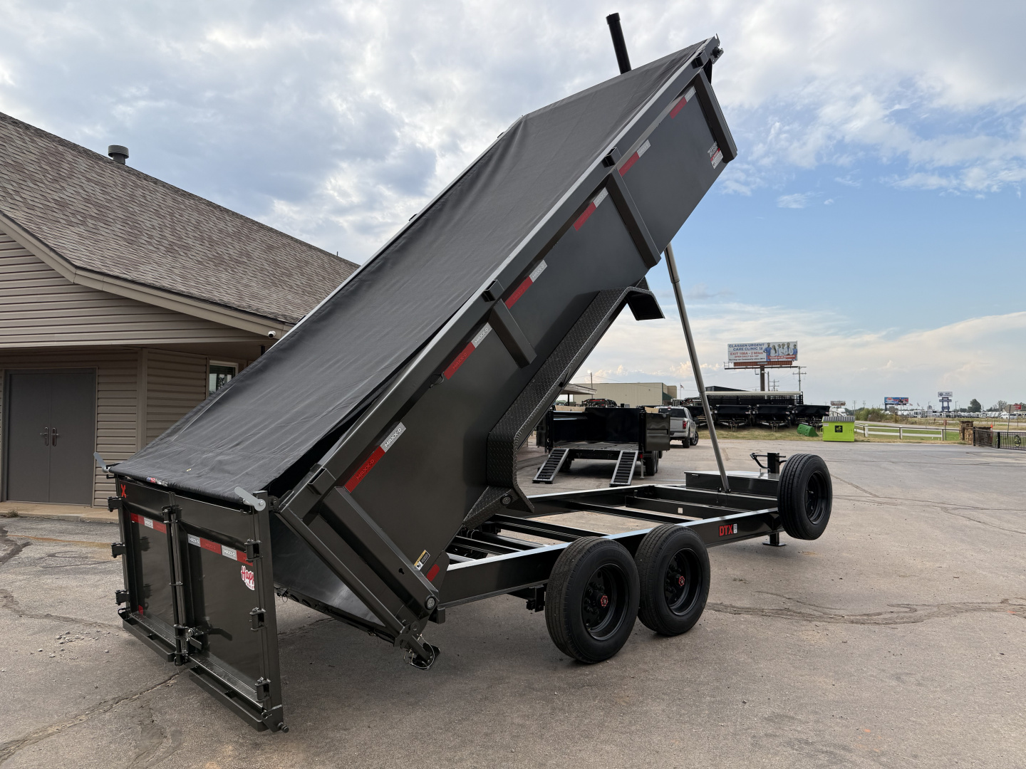 New 2026 MAXX-D 83"x16' BP Dump w/ 36" Sides- DTX