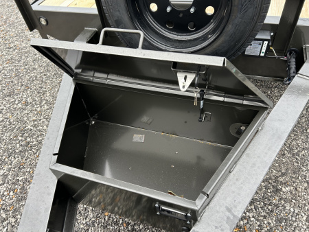 New 2026 MAXXD 102"X24' 17.5K Flatbed Trailer