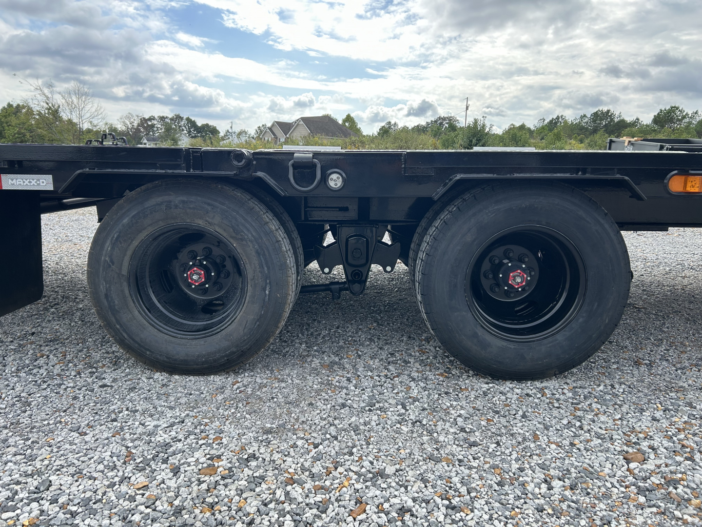 New 2026 MAXXD 102" x 32' 25.9K HYD Dove Gooseneck Trailer
