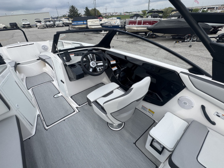 New 2026 Yamaha Boats AR 220 Jet Boat