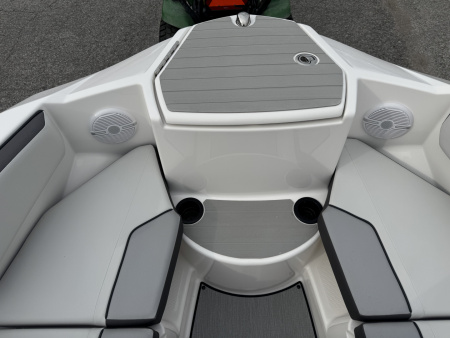 New 2026 Yamaha Boats AR 220 Jet Boat