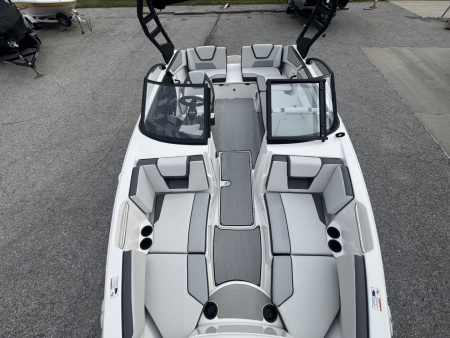 New 2026 Yamaha Boats AR 220 Jet Boat