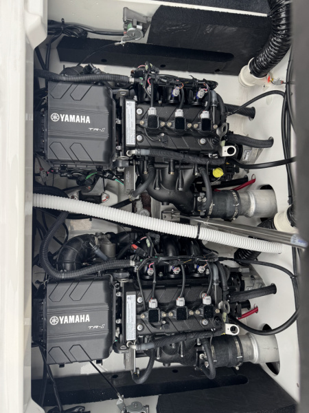 New 2026 Yamaha Boats AR 220 Jet Boat