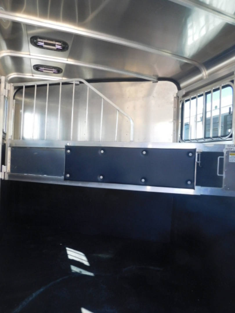 New 2026 Royal T Imperial X 2H BP Horse Trailer