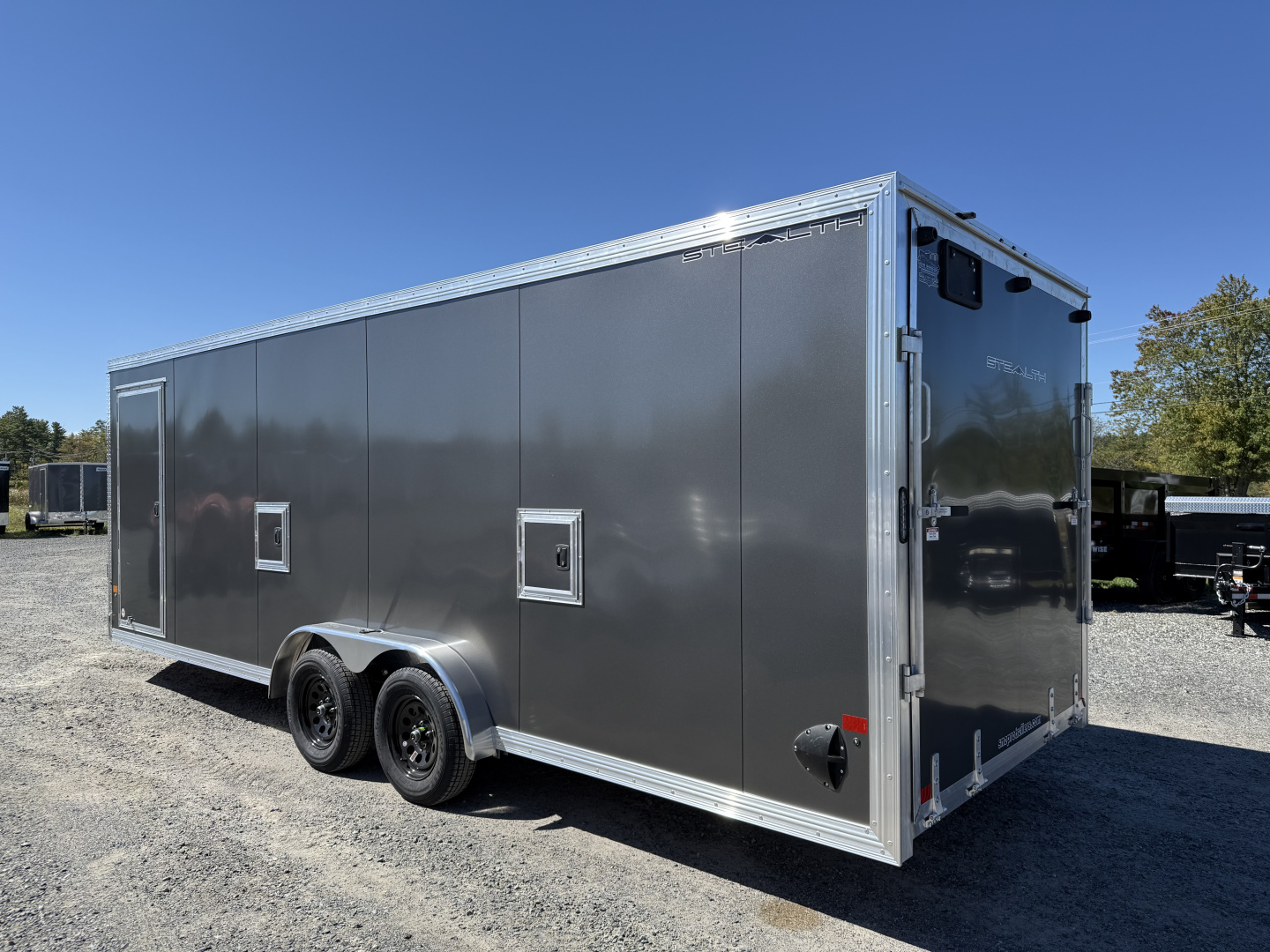 New 2026 ALCOM 7.5 X 22 STEALTH Snowmobile Trailer