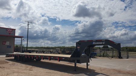 New 2026 Diamond C 102"x40' Engineered Beam FMAX212 w/ Max Ramps Pacesetter Edition