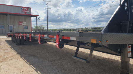 New 2026 Diamond C 102"x40' Engineered Beam FMAX212 w/ Max Ramps Pacesetter Edition