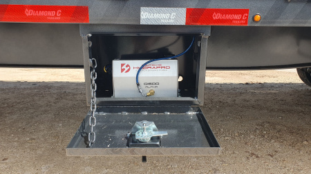 New 2026 Diamond C 102"x40' Engineered Beam FMAX212 w/ Max Ramps Pacesetter Edition