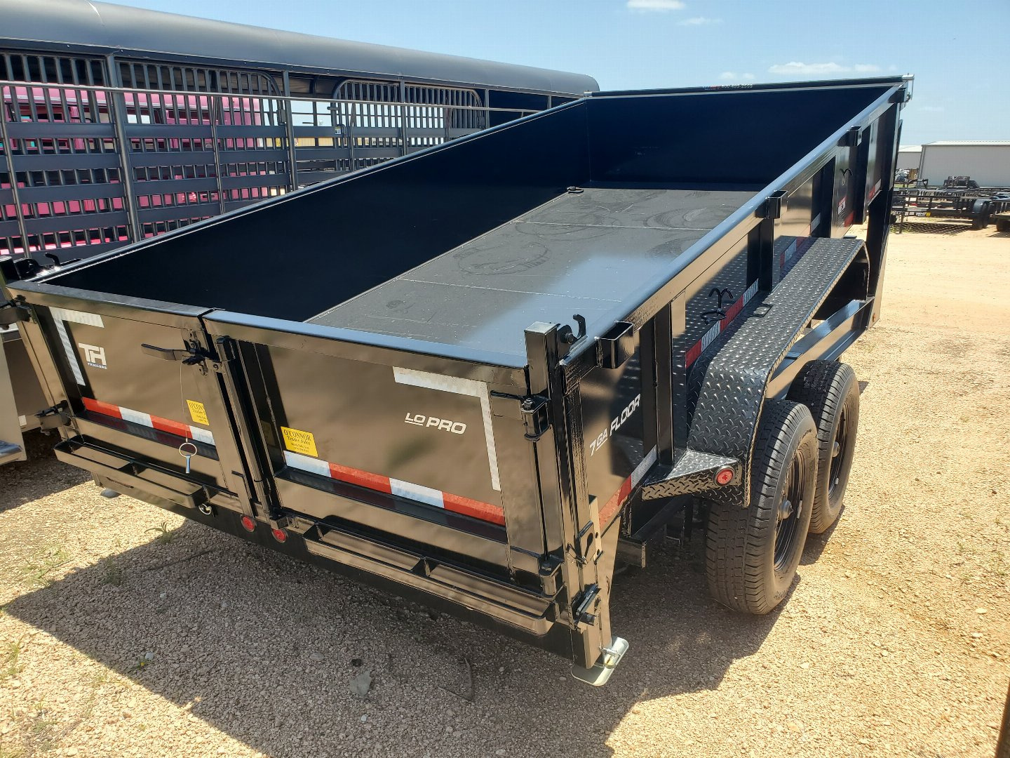 New 2025 Top Hat Trailers Dump Trailer