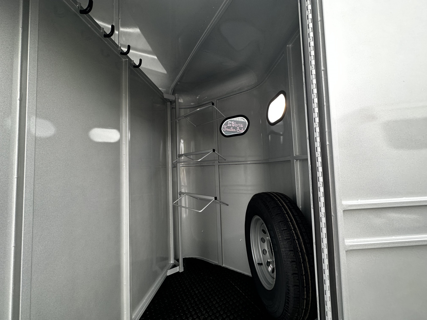 New 2026 Bee 3 Horse Slant Load Durango BP Horse Trailer