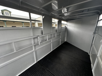 New 2026 Bee 3 Horse Slant Load Durango BP Horse Trailer