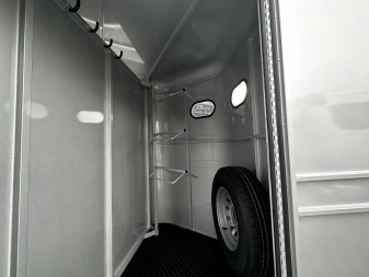 New 2026 Bee 3 Horse Slant Load Durango BP Horse Trailer