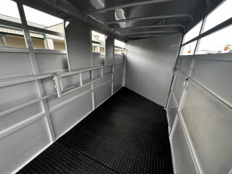 New 2026 Bee 3 Horse Slant Load Durango BP Horse Trailer