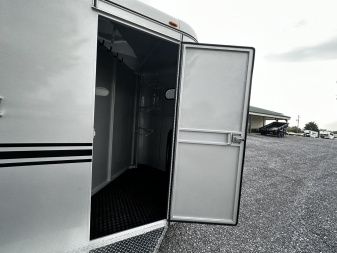 New 2026 Bee 3 Horse Slant Load Durango BP Horse Trailer