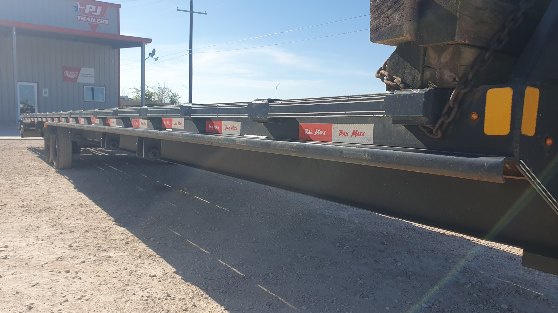 Used 2024 Trail Maxx 102"x40' GN Flatbed w/ Max Ramps