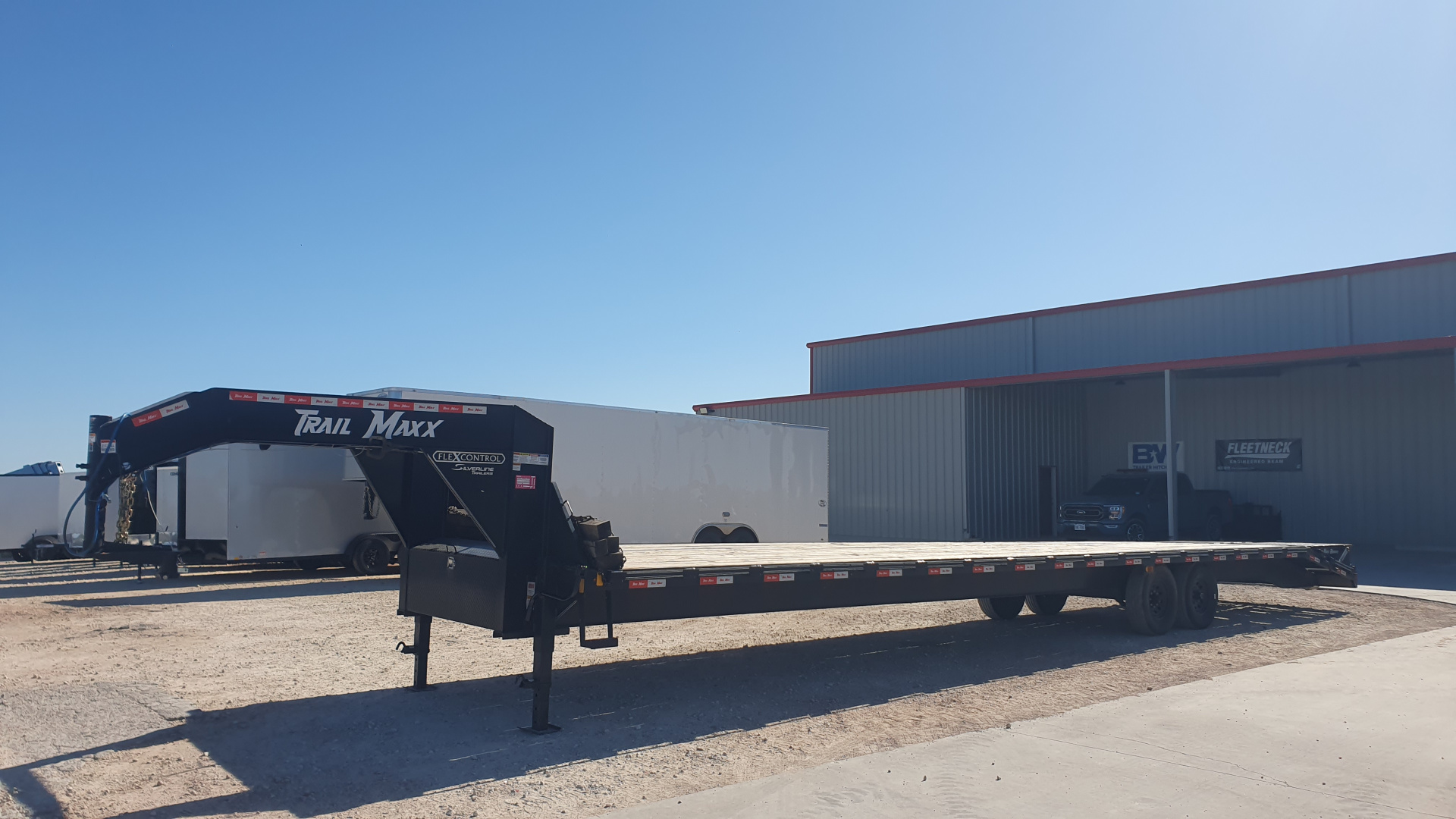 Used 2024 Trail Maxx 102"x40' GN Flatbed w/ Max Ramps