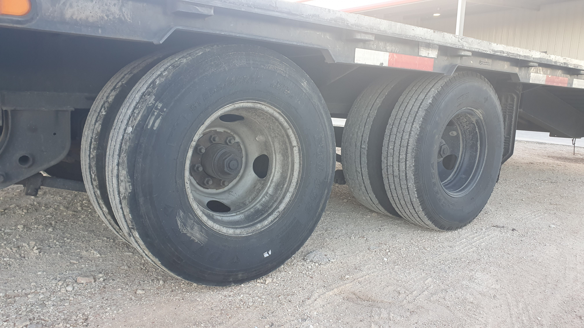 Used 2022 Top Hat 102"x40' GN Flatbed w/ Max Ramps