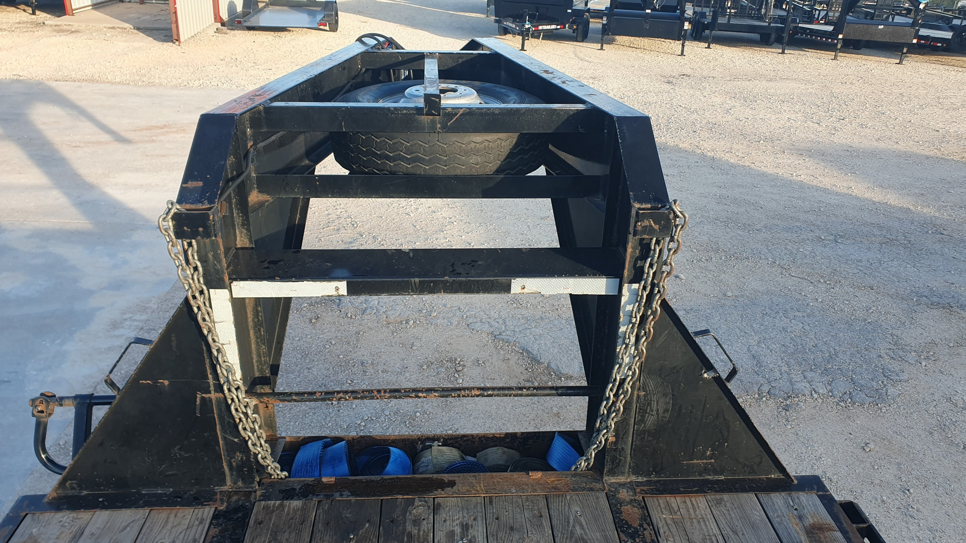 Used 2022 Top Hat 102"x40' GN Flatbed w/ Max Ramps